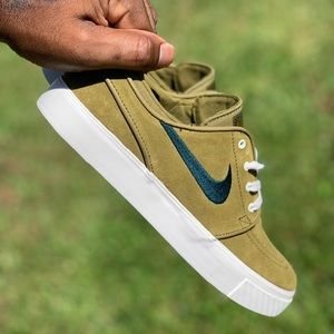 Brand new Nike ✅🥇